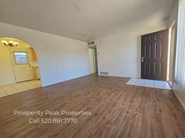 4211 E Lee St #C — Photo 8