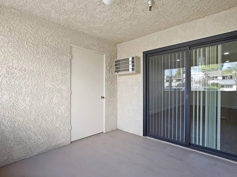 Sorrento Terrace — Photo 12