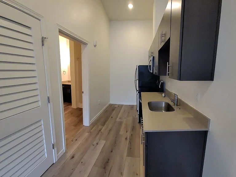 Clark Apartments — Photo 22