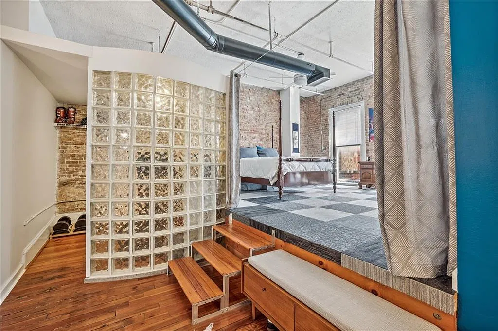 1 bed, 1.0 bath, 1262 sqft, $2,200 — Photo 4