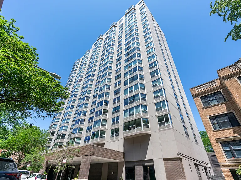 720 W Gordon Ter #23R — Photo 1