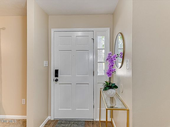 3rd image of 1811 N Barton Drive