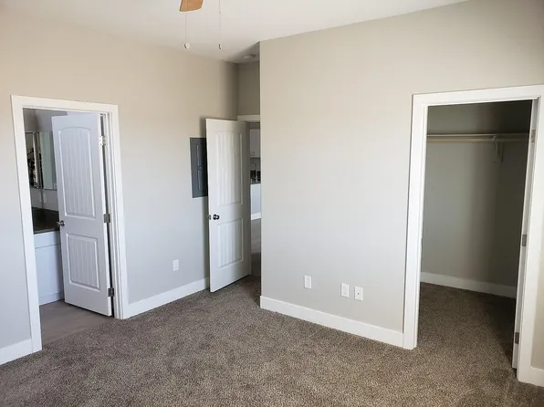 1561 S Dandelion St #2, Pahrump, NV 89048