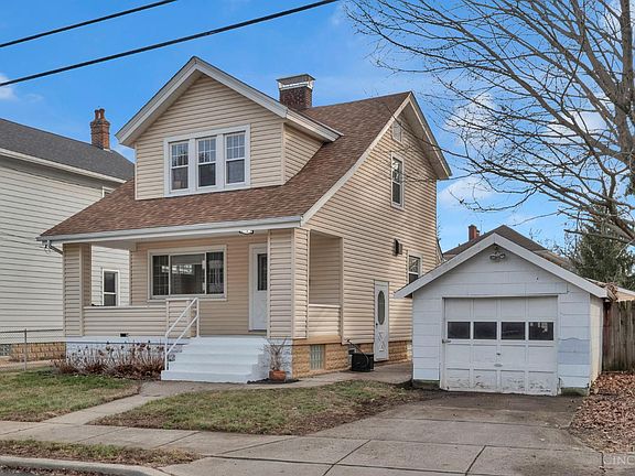 2nd image of 241 Oakmont St