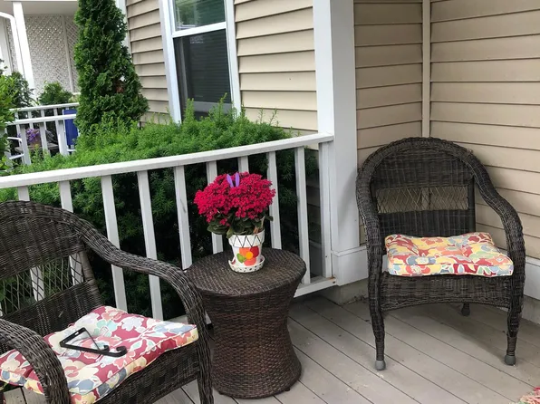 61 Hammond Pl, Woburn, MA 01801