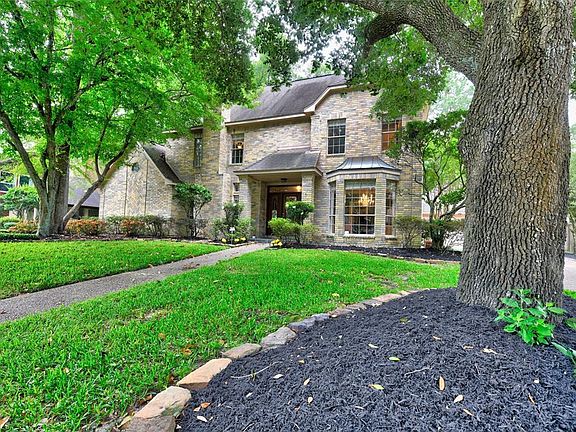 2nd image of 5206 Walnut Hills Dr