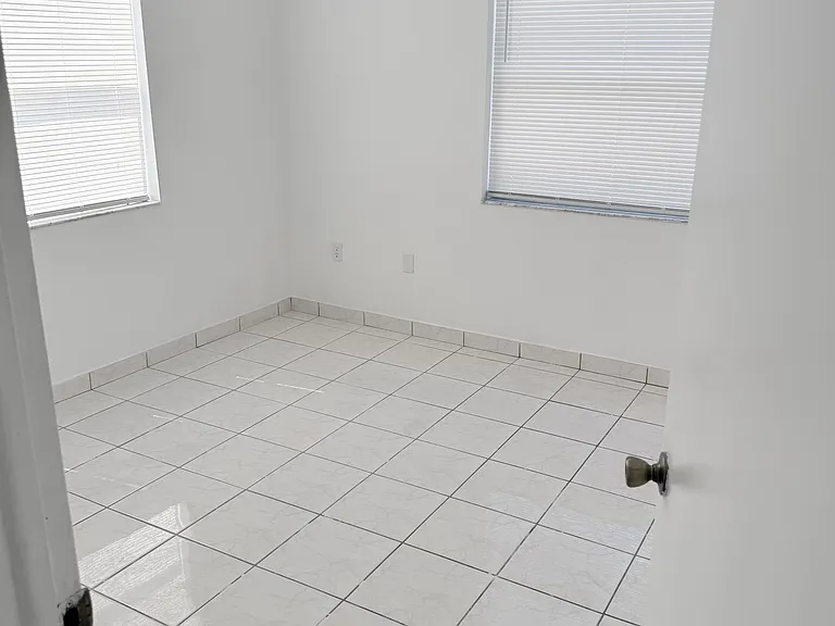 2647 SW 28th Ct #2647 — Photo 16