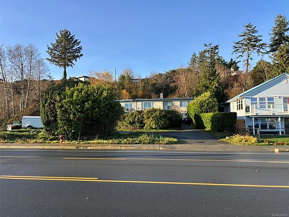3rd image of 1266 Island Hwy S