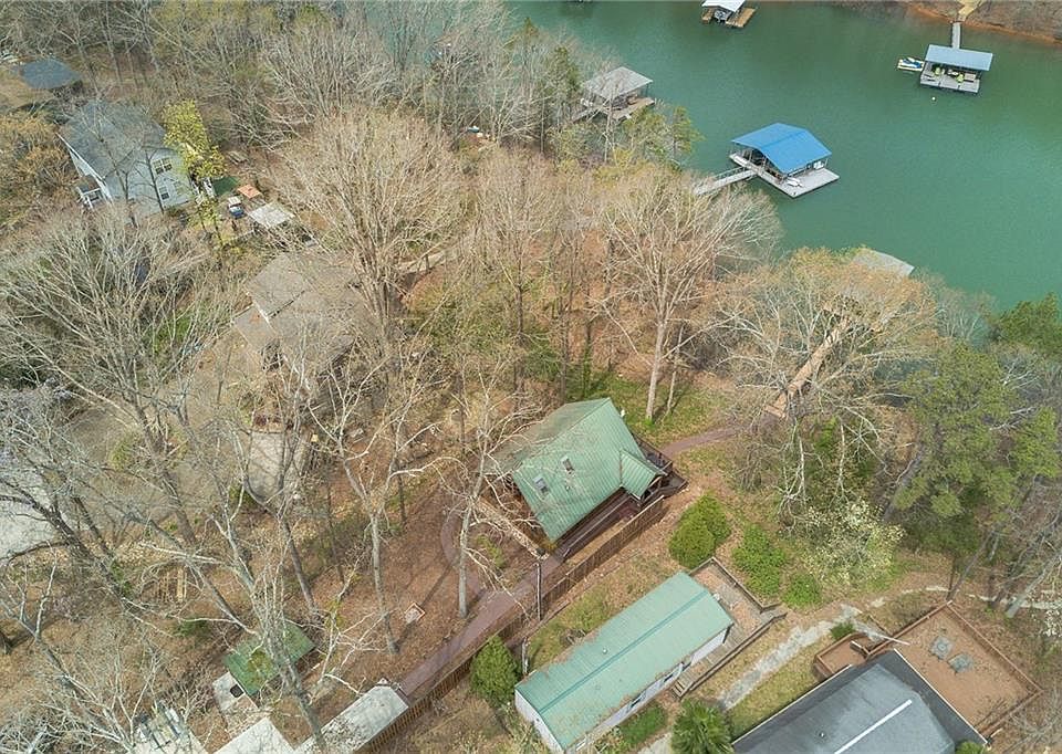 2nd image of 1132 Pinelake Dr