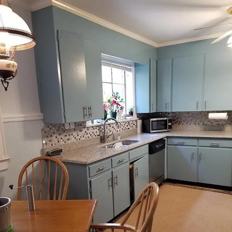 3 bed, 2496 sqft, $2,950 — Photo 3