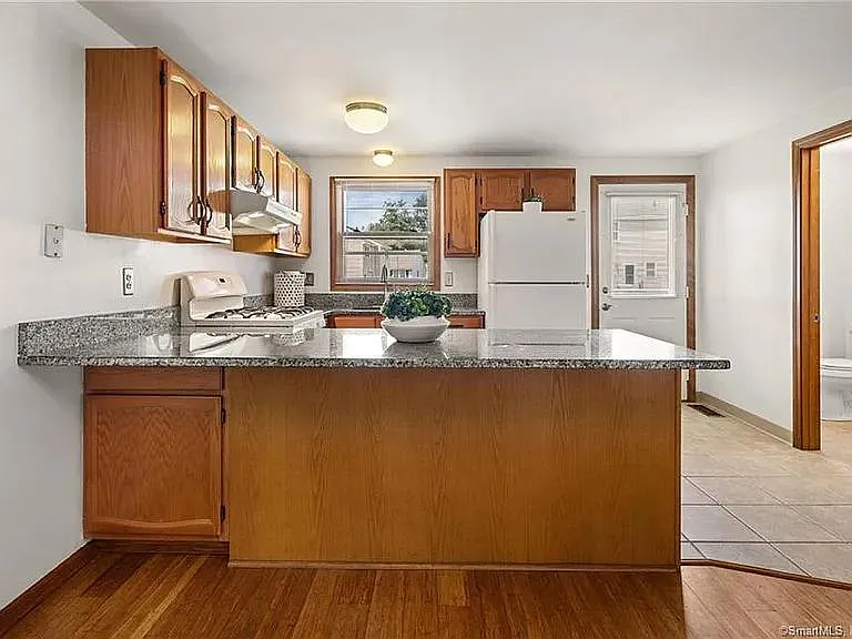 9 Persimmon Ln — Photo 7