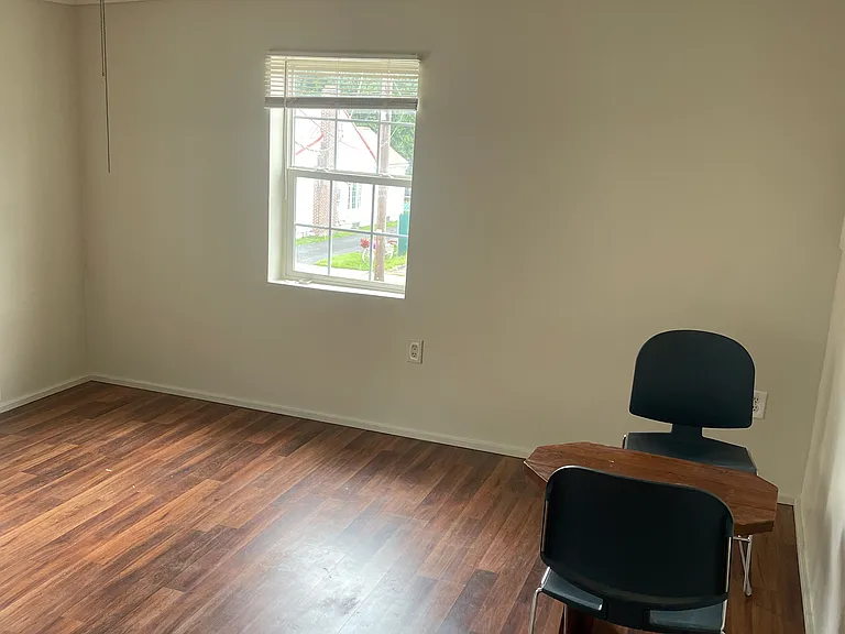 498 W Main St — Photo 23