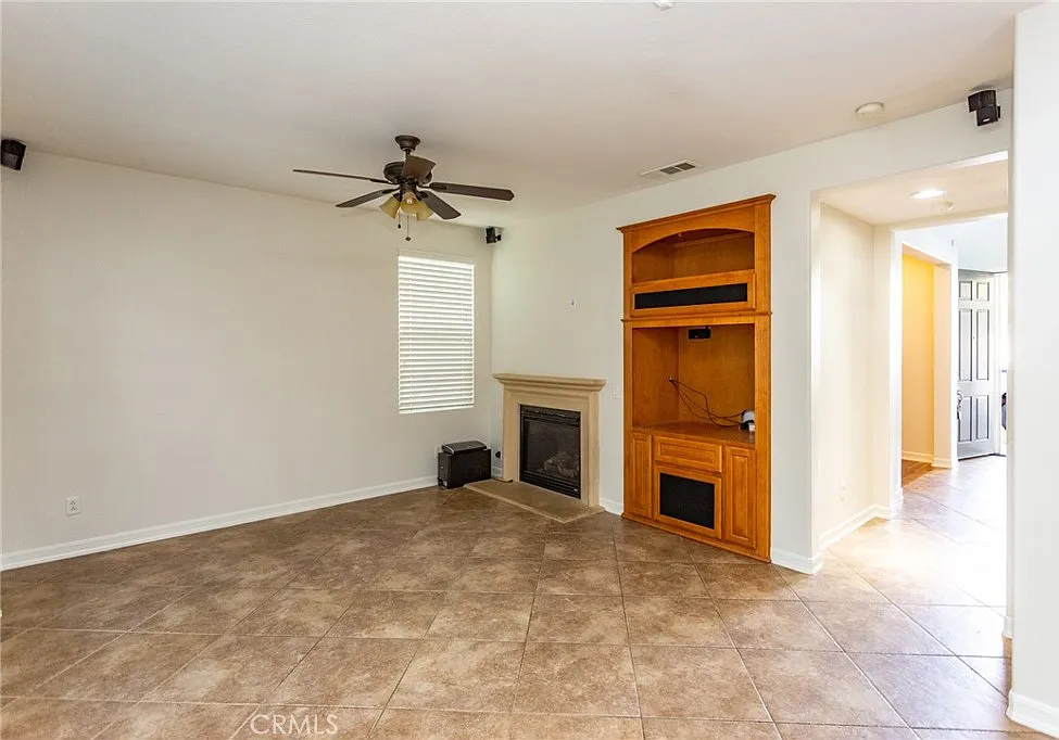 3 bed, 2.5 bath, 1942 sqft, $4,775 — Photo 4