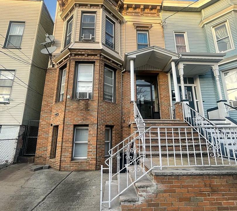 1st image of 510 10th St APT 1