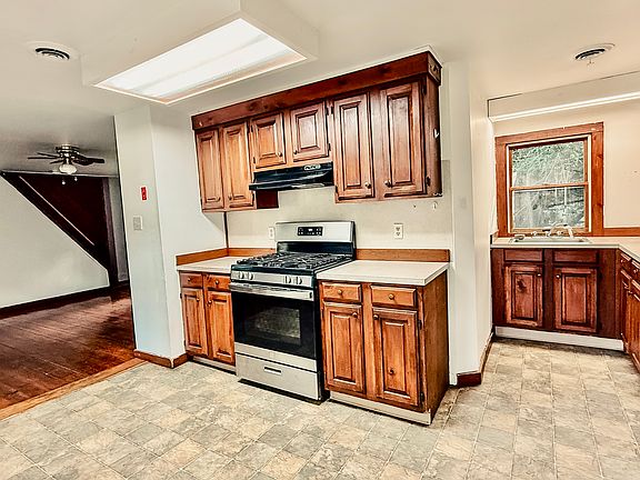 2nd image of 56 High St #3
