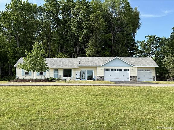 2nd image of 11328 Old Pierce Rd