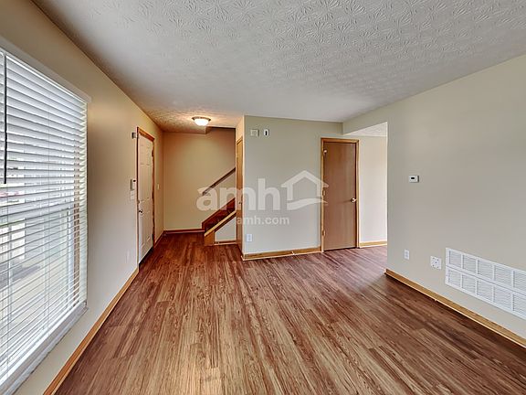 3rd image of 2034 Aspenspring Dr