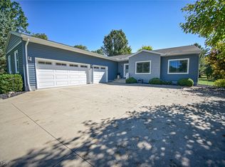 4720 Paradise Rd, Seville, OH 44273