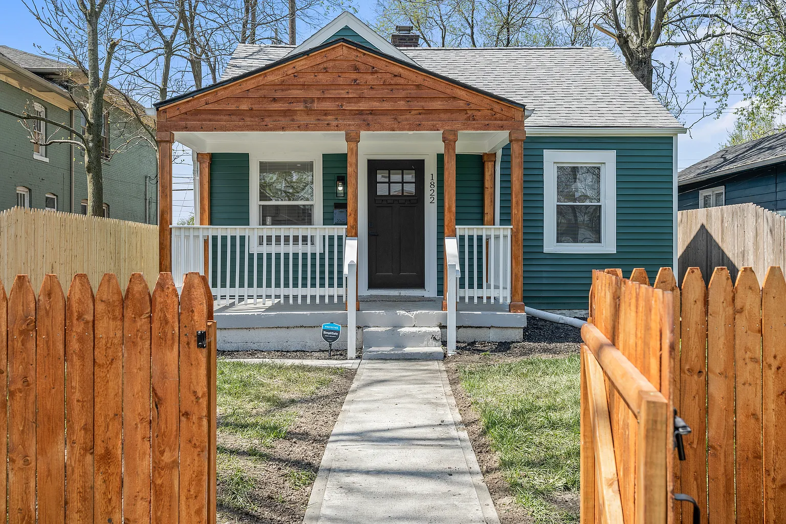 1822 Olive St photo 1