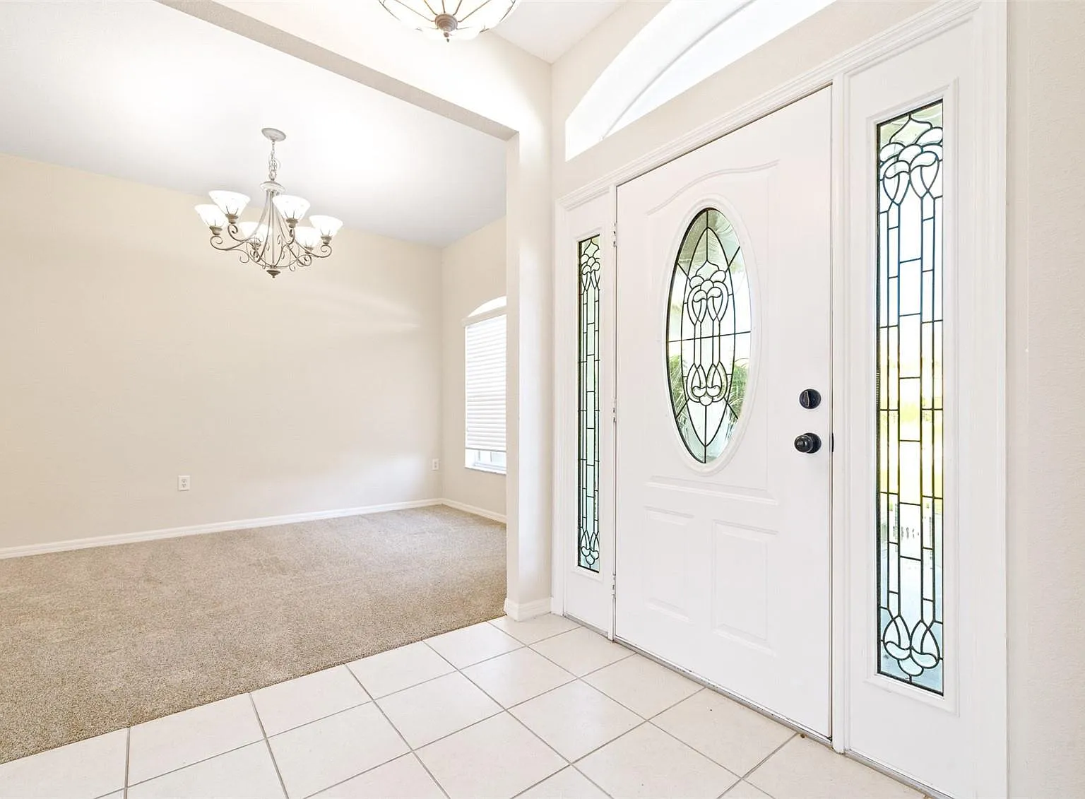 4 bed, 2348 sqft, $2,650 — Photo 4