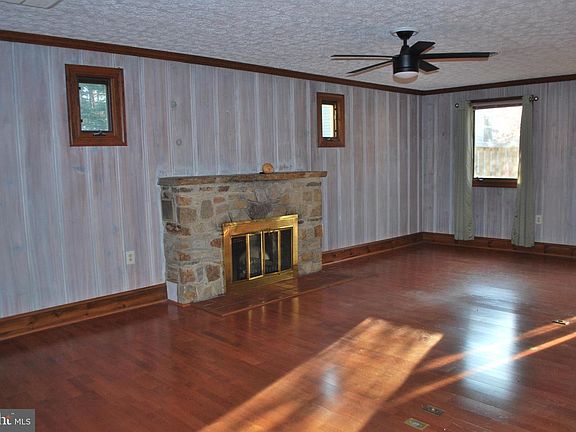 3rd image of 1192 Green Holly Dr