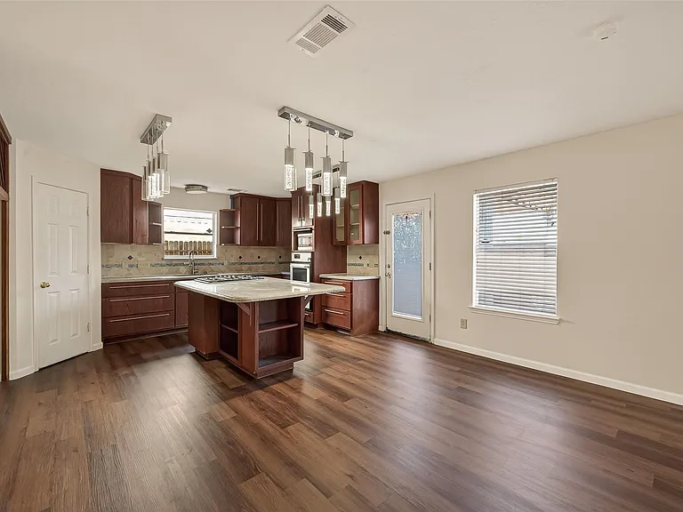 15910 Clayton Bend Dr — Photo 13