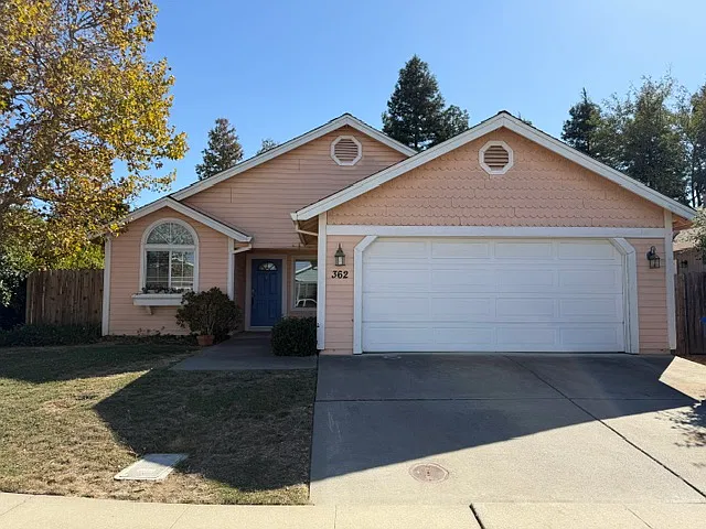 3 bed, 1579 sqft, $3,100 — Photo 2