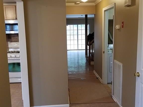 2nd image of 333 Heritage Ln