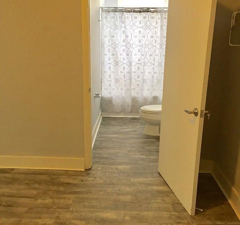 1st image of 501 SW 6th Ct APT 220