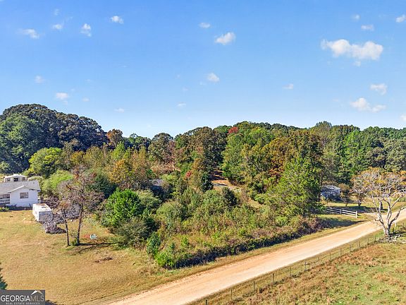 3rd image of 52 Lois Kinney Rd