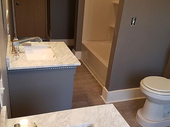 upstairs master suite