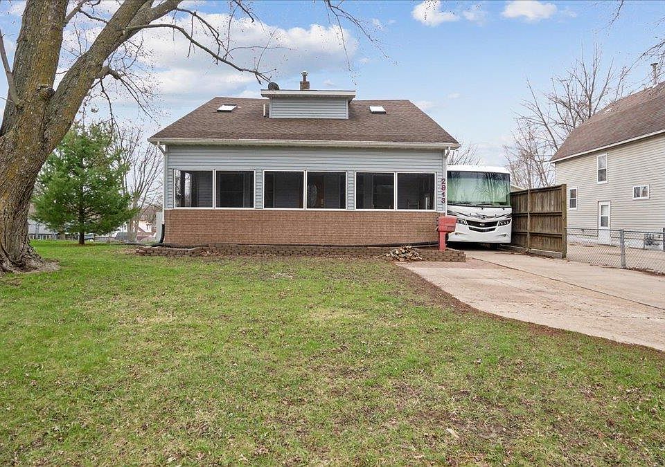 2913 Rainbow Dr, Cedar Falls, IA 50613 Zillow
