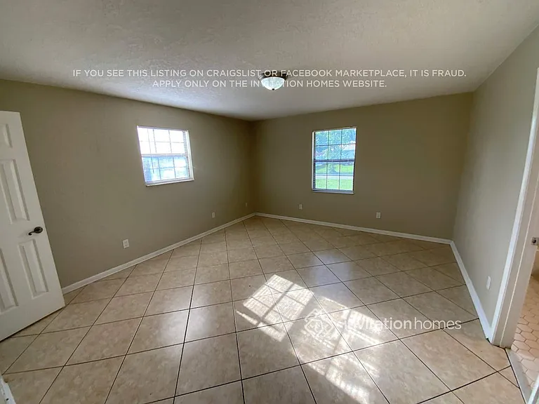 885 Rayston St — Photo 7