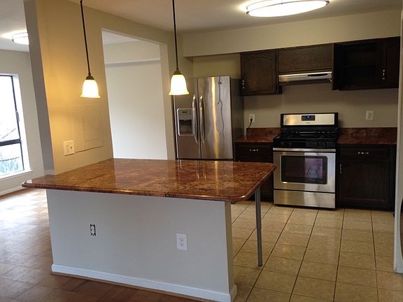 5th image of 110 Monroe St #20