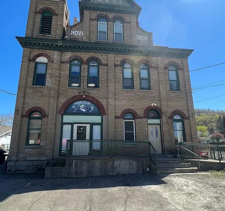 206 Main St #4