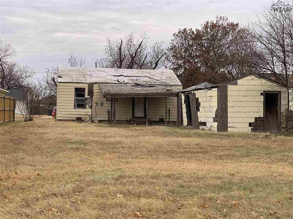2nd image of 3013 Colquit Rd