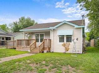 405 N College St, Weimar, TX 78962