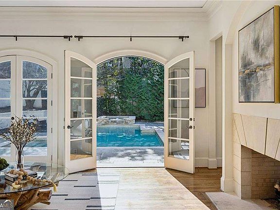 5th image of 82 Blackland Rd NW