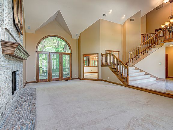 4th image of 1410 Laurel Oak Dr