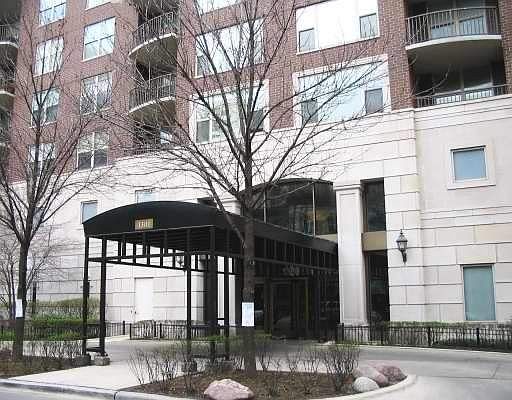 1st image of 1301 N Dearborn Pkwy APT 1303