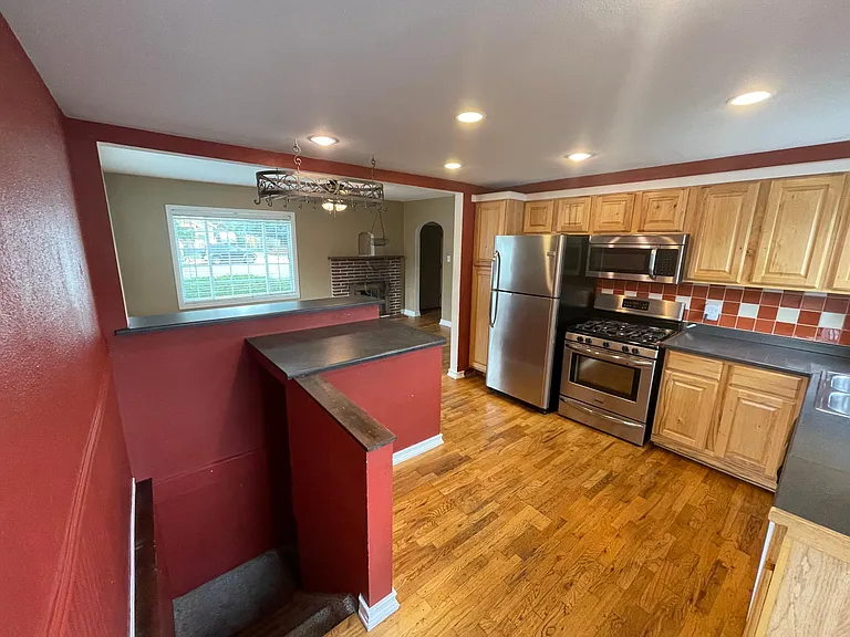 411 E Espanola St — Photo 5