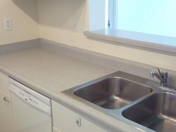 3rd image of 300 3rd St APT 1102