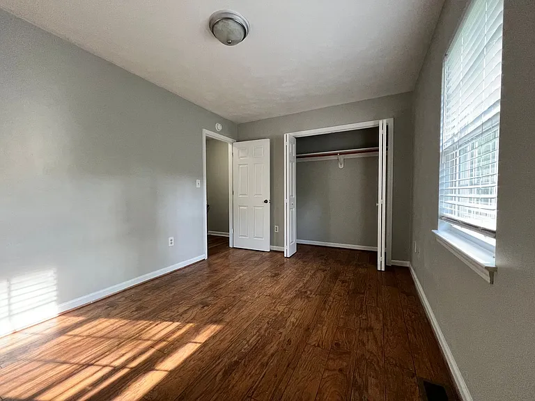 3517-3523 Troxell Rd SE — Photo 17