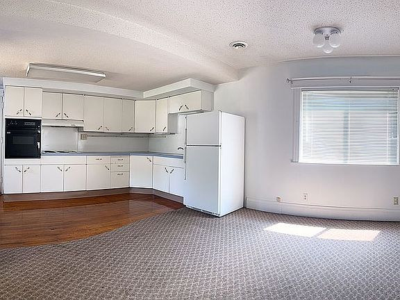 5th image of 644 1st Ave NE
