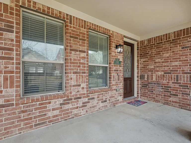 924 Charleston Ln — Photo 18