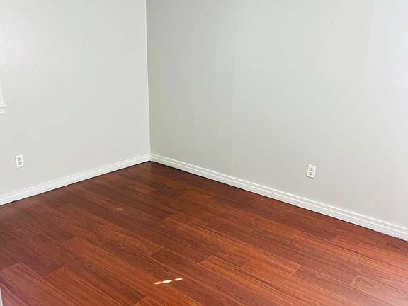 3rd image of 4011 S Monroe St