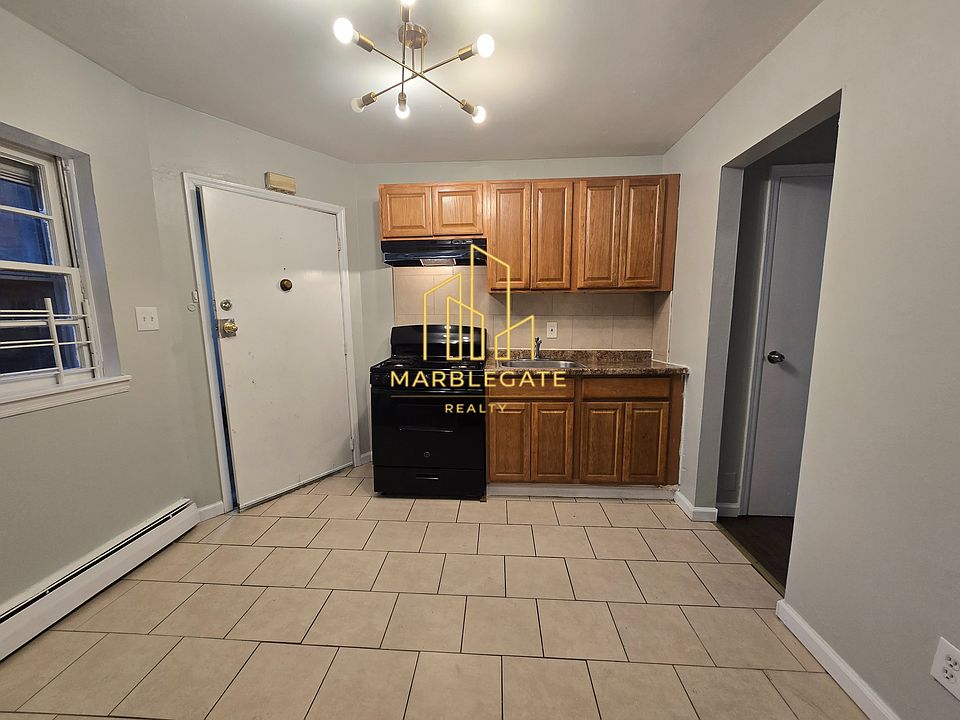 1st image of 479 Roseville Ave #9A