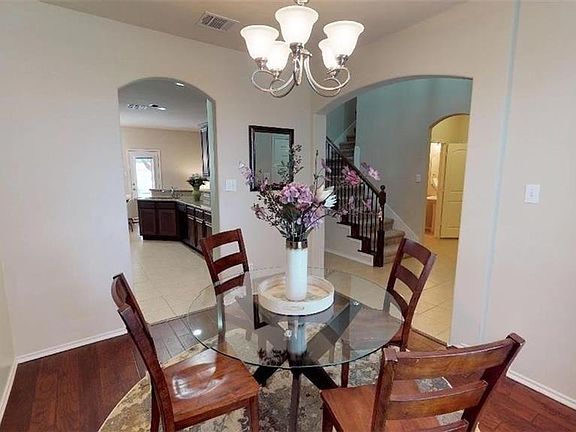 4th image of 1105 Nocona Dr