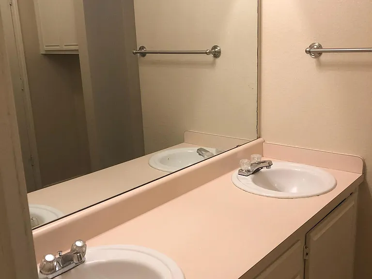 532 Majestic Park Ln — Photo 9