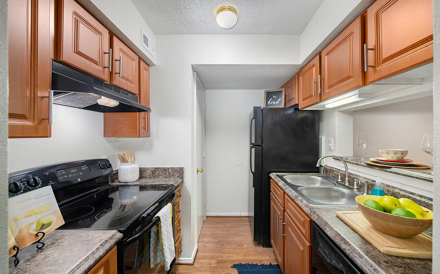 Ashley Park Apartments — Photo 3